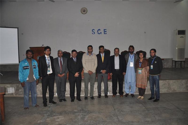 Faculty and students of University of Engineering and Technology, Lahore with Syed Tariq Hasany