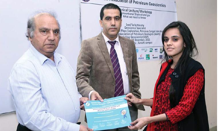 Dr. Mubarak Ali of Bahria University presented certificates to the participants