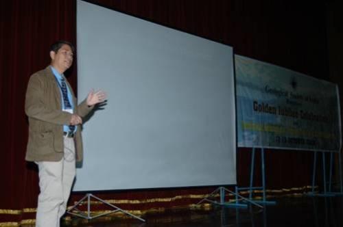 Herman Darman, AAPG Past President of Asia Pacific region, gave his talk in the conference