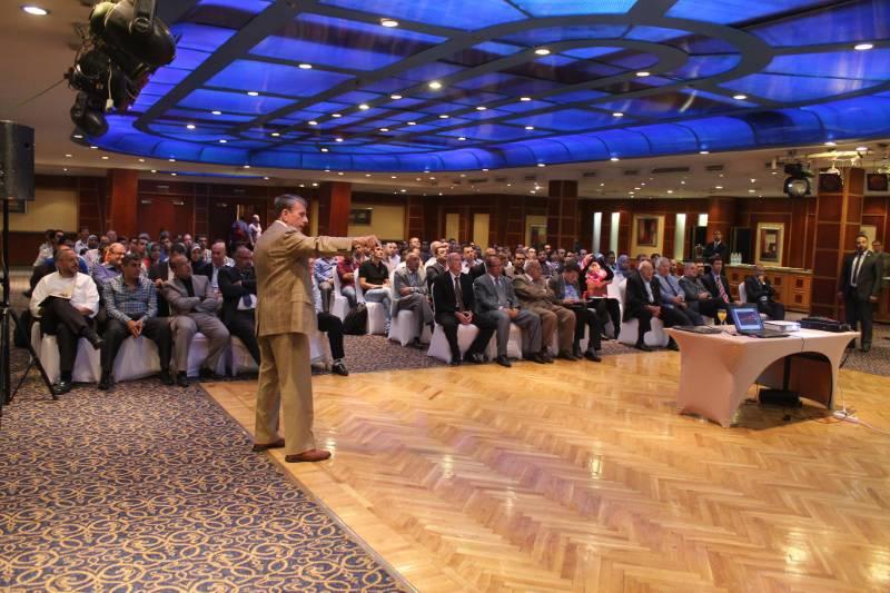 Dr. Engelder delivers a lecture in Cairo.
